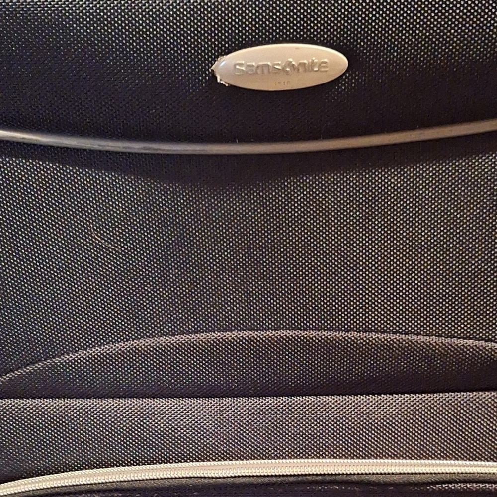 Q suitcase